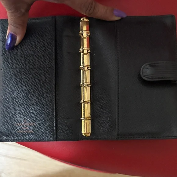 Authentic black EPI  Louis Vuitton agenda / passport holder with COA - Picture 3 of 17